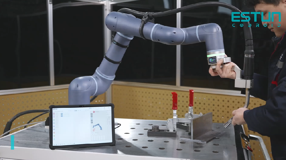 ESTUN वेल्डिंग समाधान: वेल्डिंग स्वचालन में सटीकता, दक्षता और लचीलापन को बढ़ाना