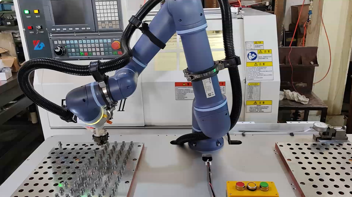 ESTUN मशीन टूल लोड हो रहा है अनलोडिंग समाधान: थ्रूपुट, सटीकता और चपलता को अधिकतम करना