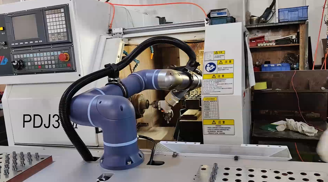 ESTUN मशीन टूल लोड हो रहा है अनलोडिंग समाधान: थ्रूपुट, सटीकता और चपलता को अधिकतम करना2