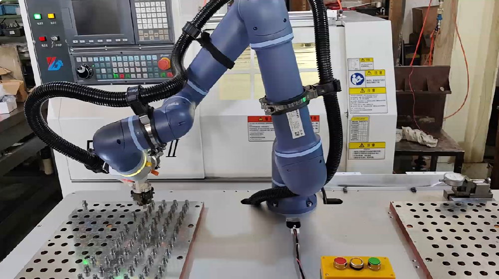 ESTUN मशीन टूल लोड हो रहा है अनलोडिंग समाधान: थ्रूपुट, सटीकता और चपलता को अधिकतम करना